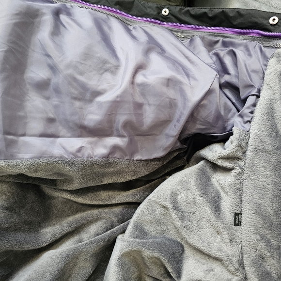 Nice jacket with removable insert and hood. Brand is Radiance - Picture 5 of 6